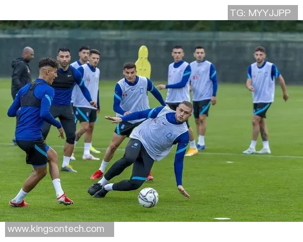 矮个子足球明星的逆袭之路:他们如何在绿茵场上创造辉煌 矮个子足球明星的逆袭之路:他们如何在绿茵场上创造辉煌